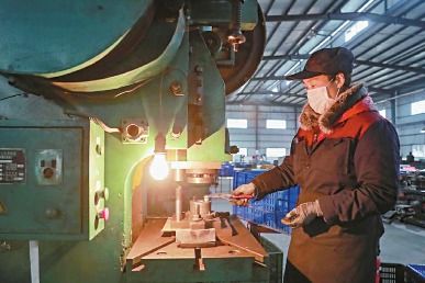 搬運幫即時工 助力防疫復工兩手抓，力天機械有力有序實現兩不誤